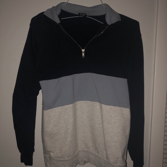 brandy Melville sweatshirt (crew neck) - Picture 1 of 1
